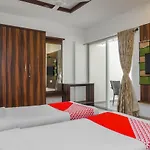 Oyo 7673 The Ark Apartment Hotel