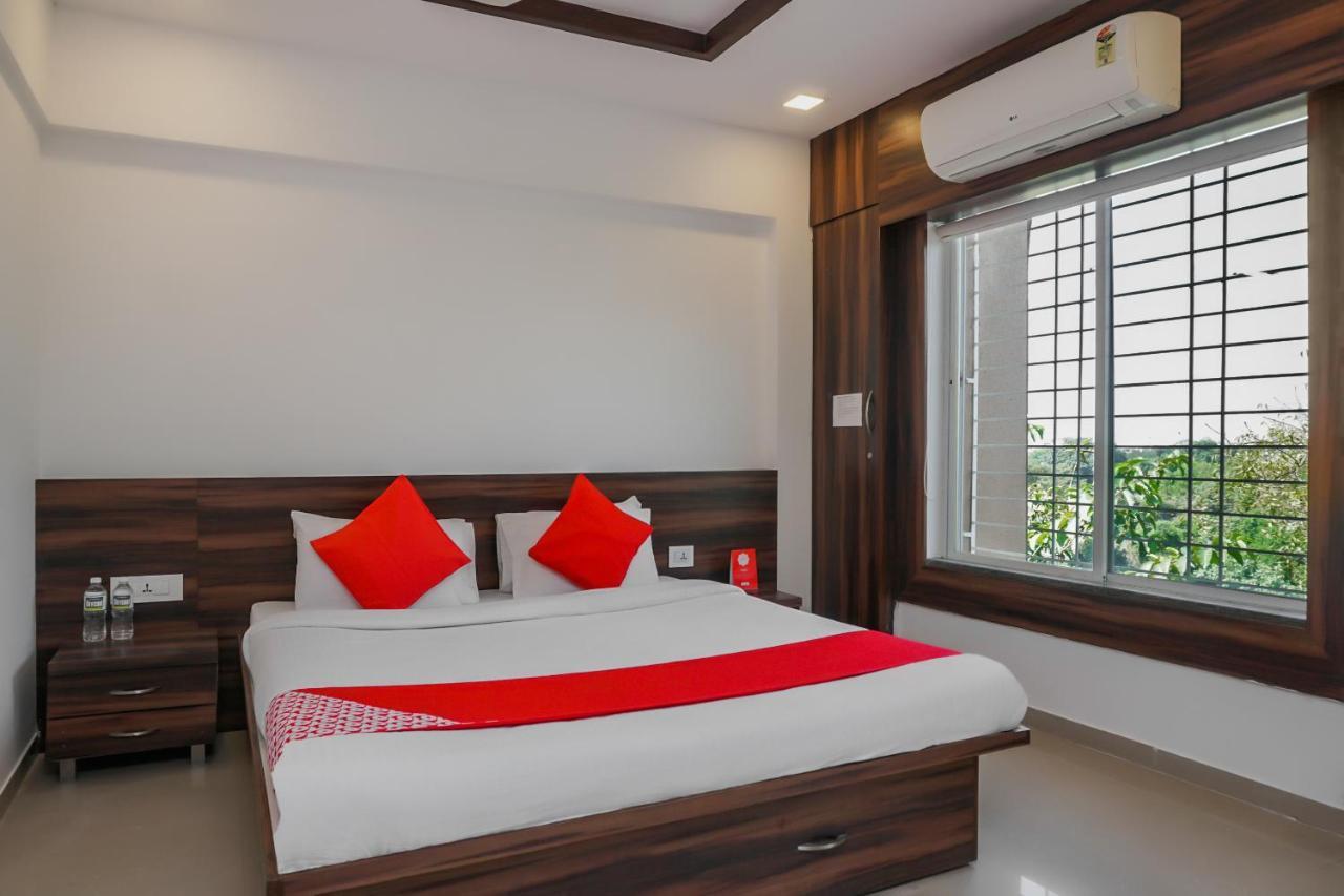 Oyo 7673 The Ark Hotel 3*