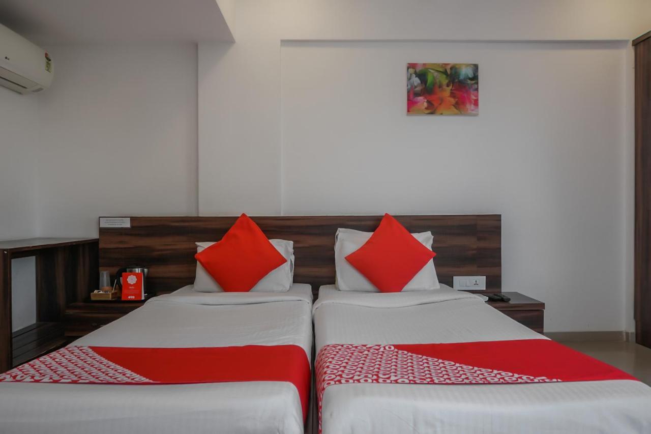 Oyo 7673 The Ark Hotel 3*